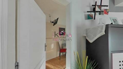 Apartamento com parqueamento em Santiago Do Cacém.