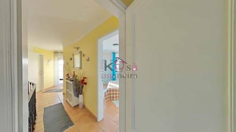 Apartamento com parqueamento em Santiago Do Cacém.