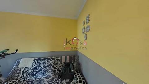 Apartamento com parqueamento em Santiago Do Cacém.