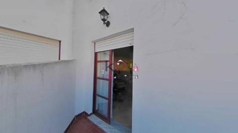 Apartamento com parqueamento em Santiago Do Cacém.