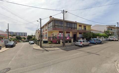 Loja transformada em apartamento, 