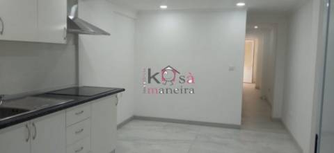 Loja transformada em apartamento, 
