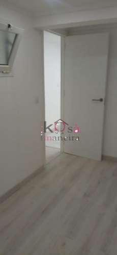 Loja transformada em apartamento, 