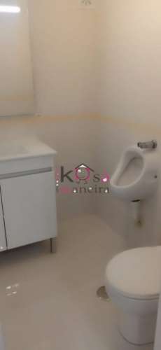 Loja transformada em apartamento, 