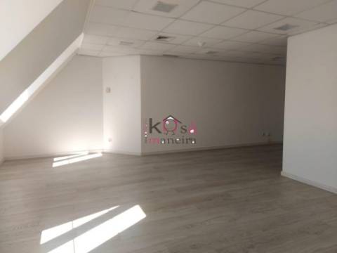 Escritório localizado no Chiado, em Lisboa, com 44 m².