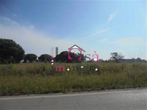 Olhos De Água em Palmela, com capacidade para Loteamento.