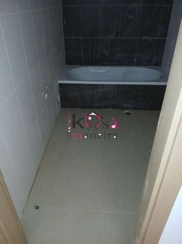 Terreno para construção, com prédio inacabado (com aprox. 84% de obra concluída) 