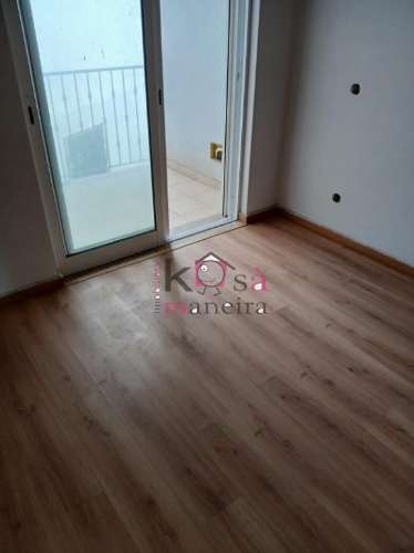 Terreno para construção, com prédio inacabado (com aprox. 84% de obra concluída) 