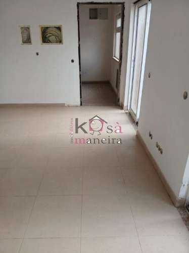 Terreno para construção, com prédio inacabado (com aprox. 84% de obra concluída) 