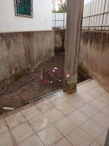 Terreno para construção, com prédio inacabado (com aprox. 84% de obra concluída) 