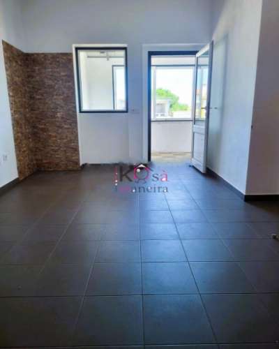 Moradia V5 de 2 Pisos, em Santarem - Golegâ , logradouro com 10 boxes para cavalos