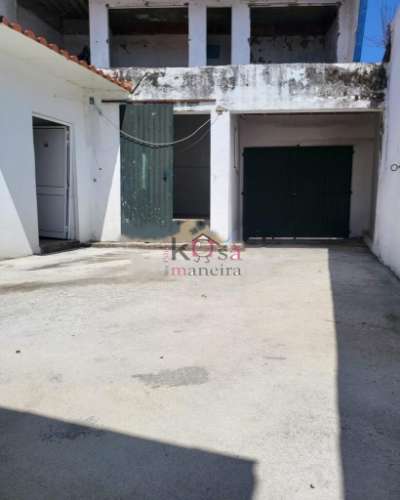 Moradia V5 de 2 Pisos, em Santarem - Golegâ , logradouro com 10 boxes para cavalos