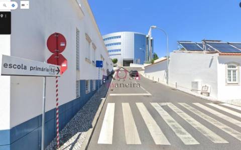 Building - For sale - 