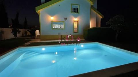 Moradia Isolada T3 com terreno 629m², Vila Nova Santo André.