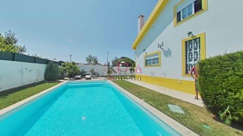 Moradia Isolada T3 com terreno 629m², Vila Nova Santo André.