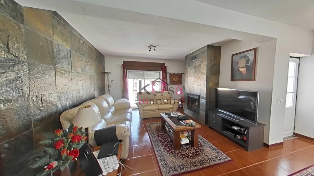 Moradia Isolada T3 com terreno 629m², Vila Nova Santo André.