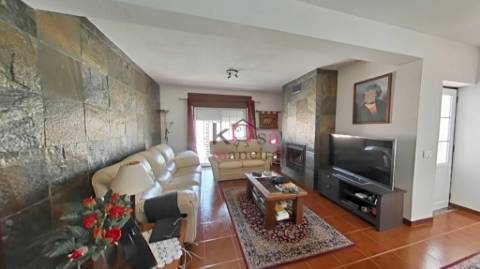 Moradia Isolada T3 com terreno 629m², Vila Nova Santo André.