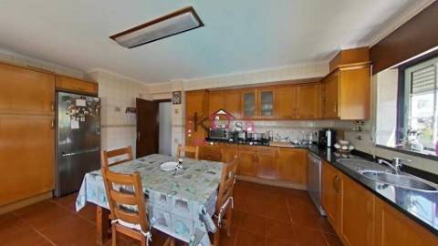 Moradia Isolada T3 com terreno 629m², Vila Nova Santo André.