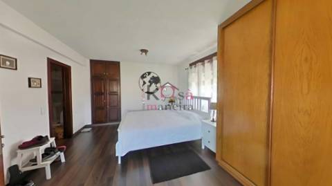 Moradia Isolada T3 com terreno 629m², Vila Nova Santo André.