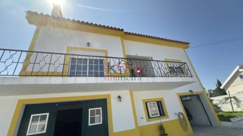 Moradia Isolada T3 com terreno 629m², Vila Nova Santo André.