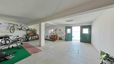 Moradia Isolada T3 com terreno 629m², Vila Nova Santo André.