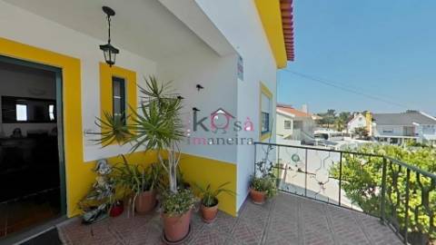 Moradia Isolada T3 com terreno 629m², Vila Nova Santo André.