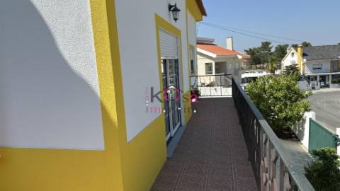 Moradia Isolada T3 com terreno 629m², Vila Nova Santo André.