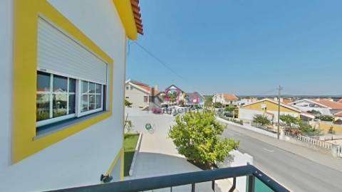 Moradia Isolada T3 com terreno 629m², Vila Nova Santo André.