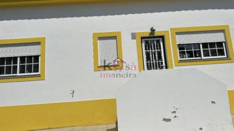 Moradia Isolada T3 com terreno 629m², Vila Nova Santo André.