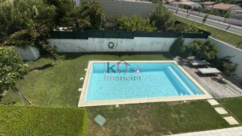 Moradia Isolada T3 com terreno 629m², Vila Nova Santo André.