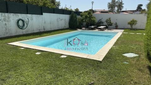 Moradia Isolada T3 com terreno 629m², Vila Nova Santo André.