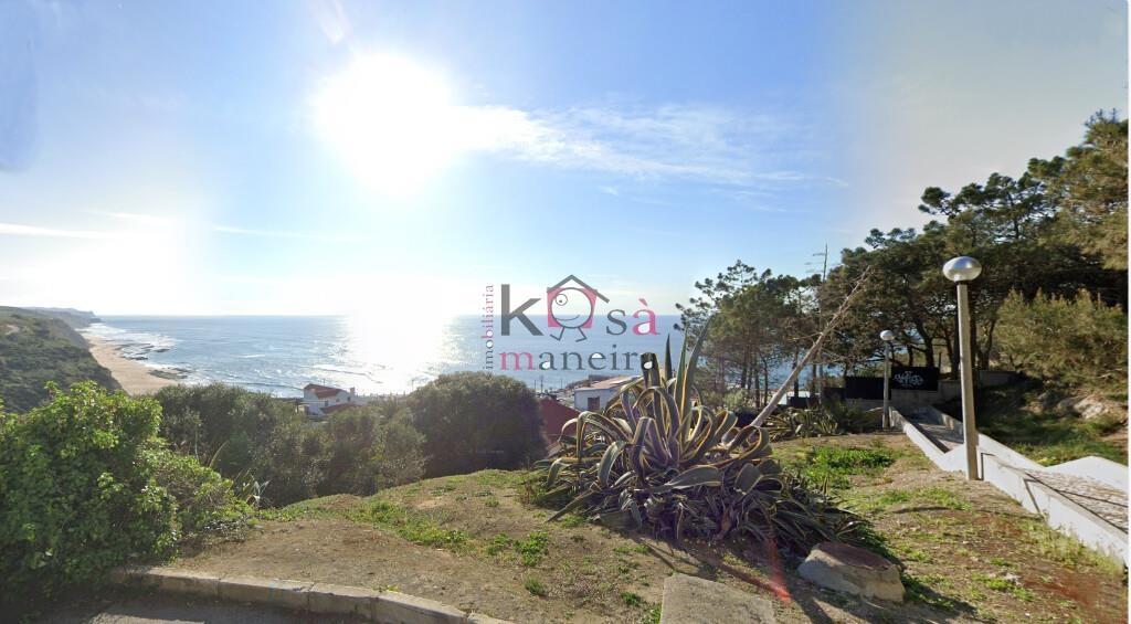 Apartamento T1 com varanda e parquamento, 5 minoto da Praia.
