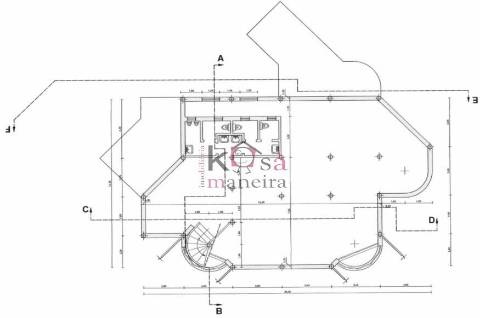Prédio com restaurante e habitação, à venda em SInes 