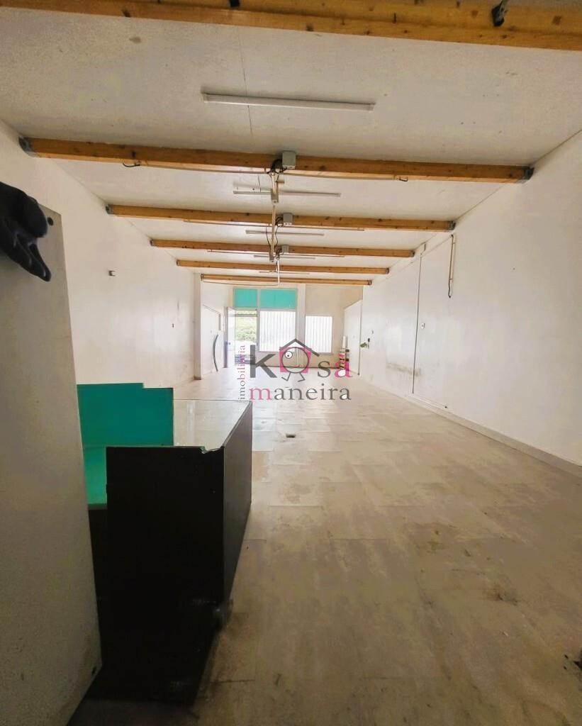 Loja c/ área bruta privativa: 83 m², Loures