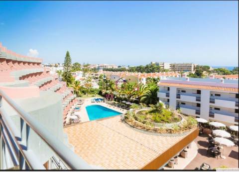 Apartamento T0 em condominio A venda em Albufeira com Piscina, 