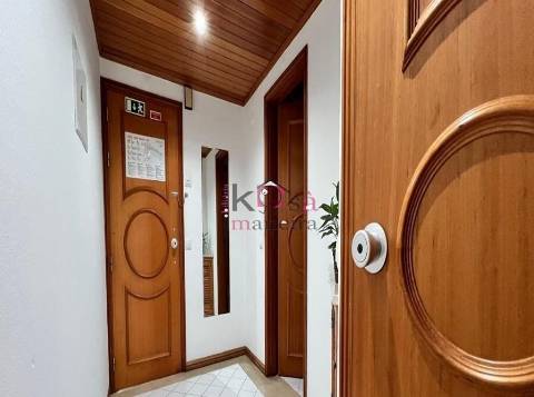 Apartamento T0 em condominio A venda em Albufeira com Piscina, 