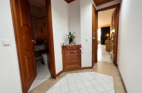 Apartamento T0 em condominio A venda em Albufeira com Piscina, 