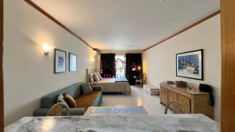 Apartamento T0 em condominio A venda em Albufeira com Piscina, 