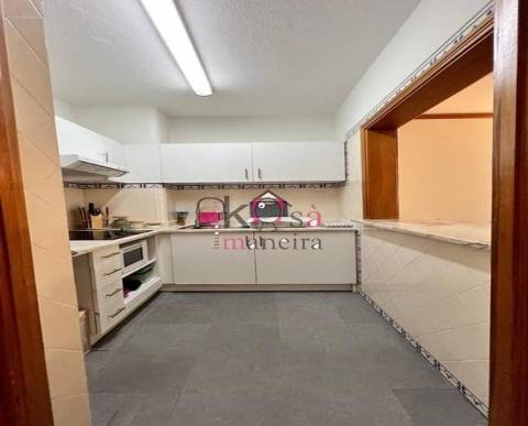 Apartamento T0 em condominio A venda em Albufeira com Piscina, 