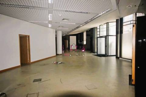 Edifício para Serviços na Zona Histórica de Santarém.