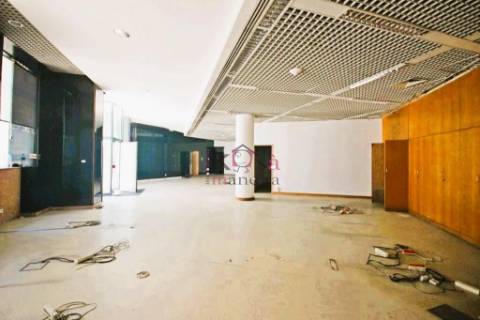 Edifício para Serviços na Zona Histórica de Santarém.