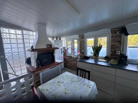 Moradia V2, em Lagoa De Melides com terreno de 1.600m².