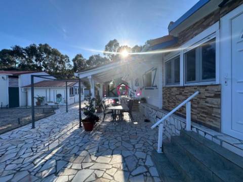 Moradia V2, em Lagoa De Melides com terreno de 1.600m².