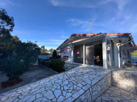 Moradia V2, em Lagoa De Melides com terreno de 1.600m².