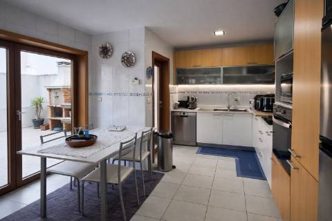 Moradia T4 a 400m da Praia