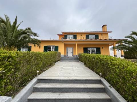 Esplêndida moradia, em Maceira - Montelavar - SINTRA