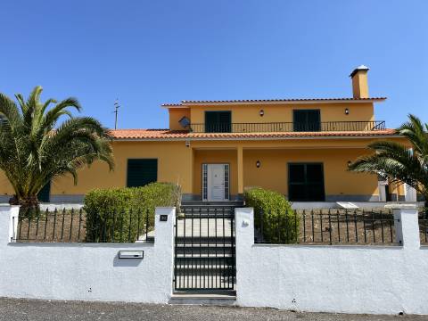 Esplêndida moradia, em Maceira - Montelavar - SINTRA