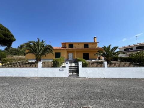 Esplêndida moradia, em Maceira - Montelavar - SINTRA