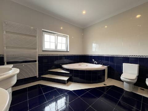 Esplêndida moradia, em Maceira - Montelavar - SINTRA