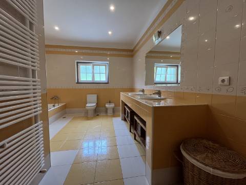 Esplêndida moradia, em Maceira - Montelavar - SINTRA